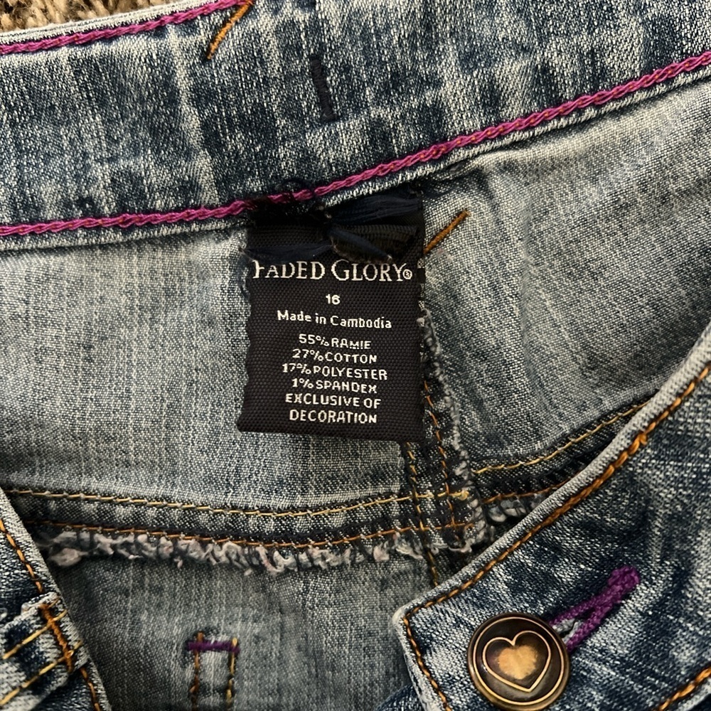 Y2K Faded Glory heart jean shorts - Picture 3 of 5